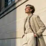 La posture debout : outil insoupçonné de bien-être mental